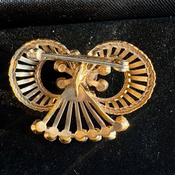 Van Dell Demi-Parure Gold Brooch and Earrings Vintage Set in Gold and Pink - Picture 7 of 12